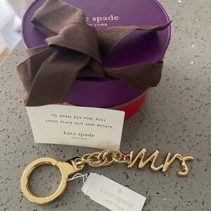 “MRS” keychain